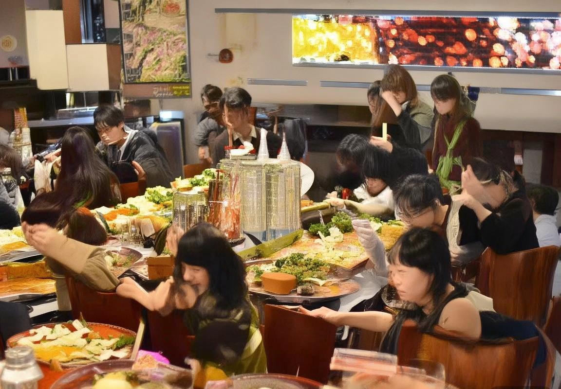 拜仁门兴巅峰对决：战术智慧与球星对决深度解析